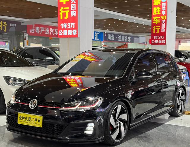 Volkswagen Golf GTI