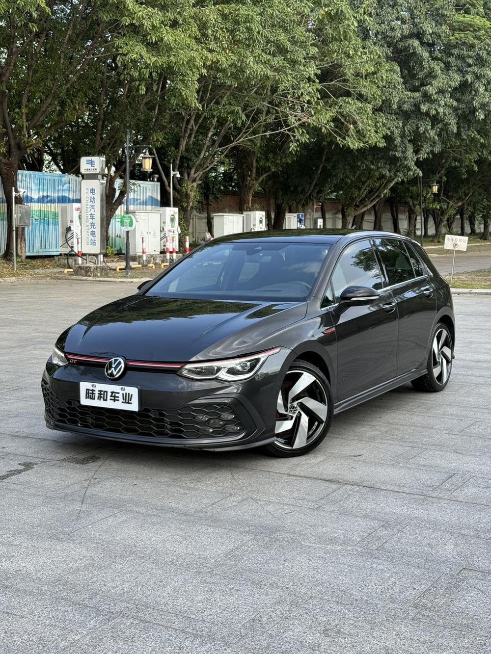 Volkswagen Golf GTI