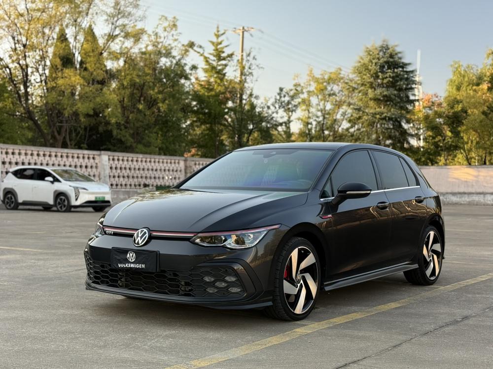 Volkswagen Golf GTI