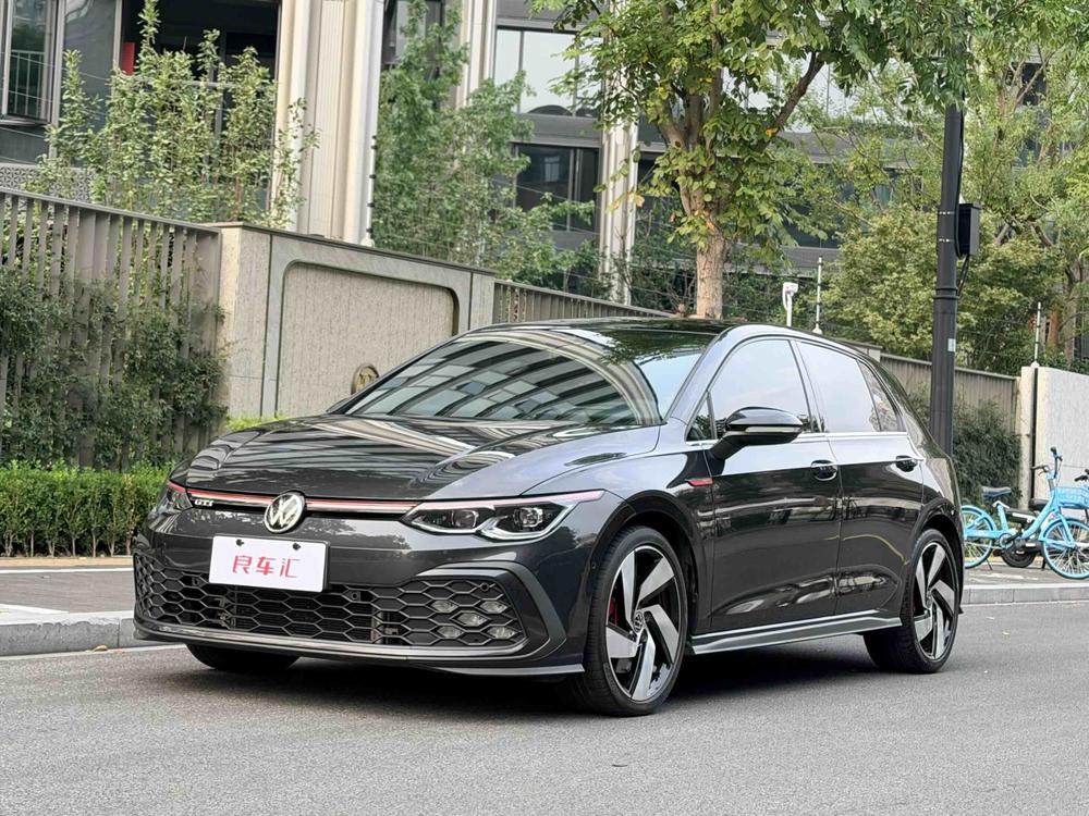 Volkswagen Golf GTI