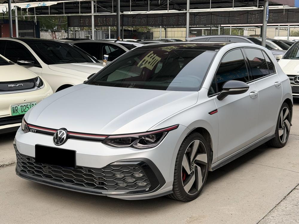 Volkswagen Golf GTI