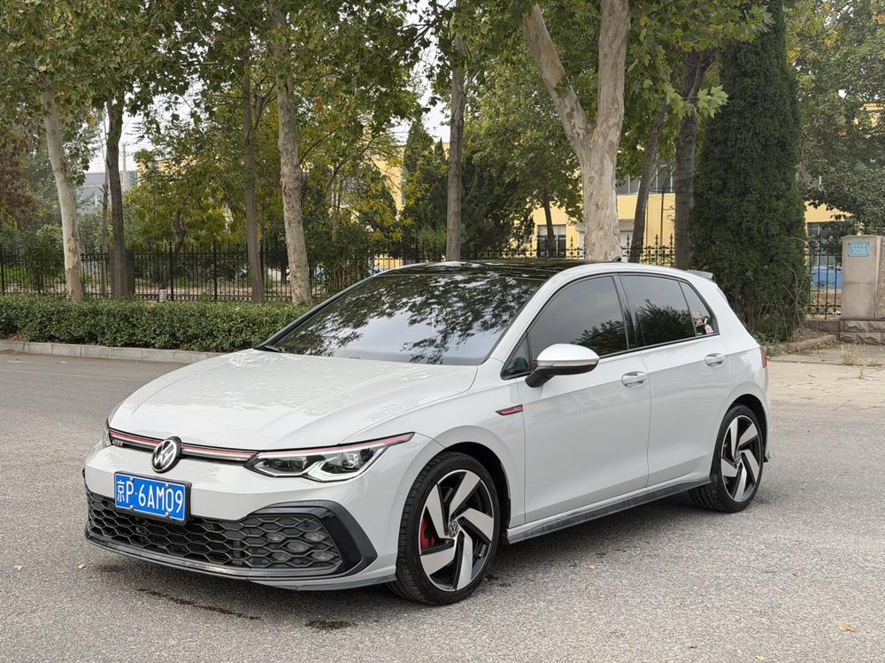 Volkswagen Golf GTI
