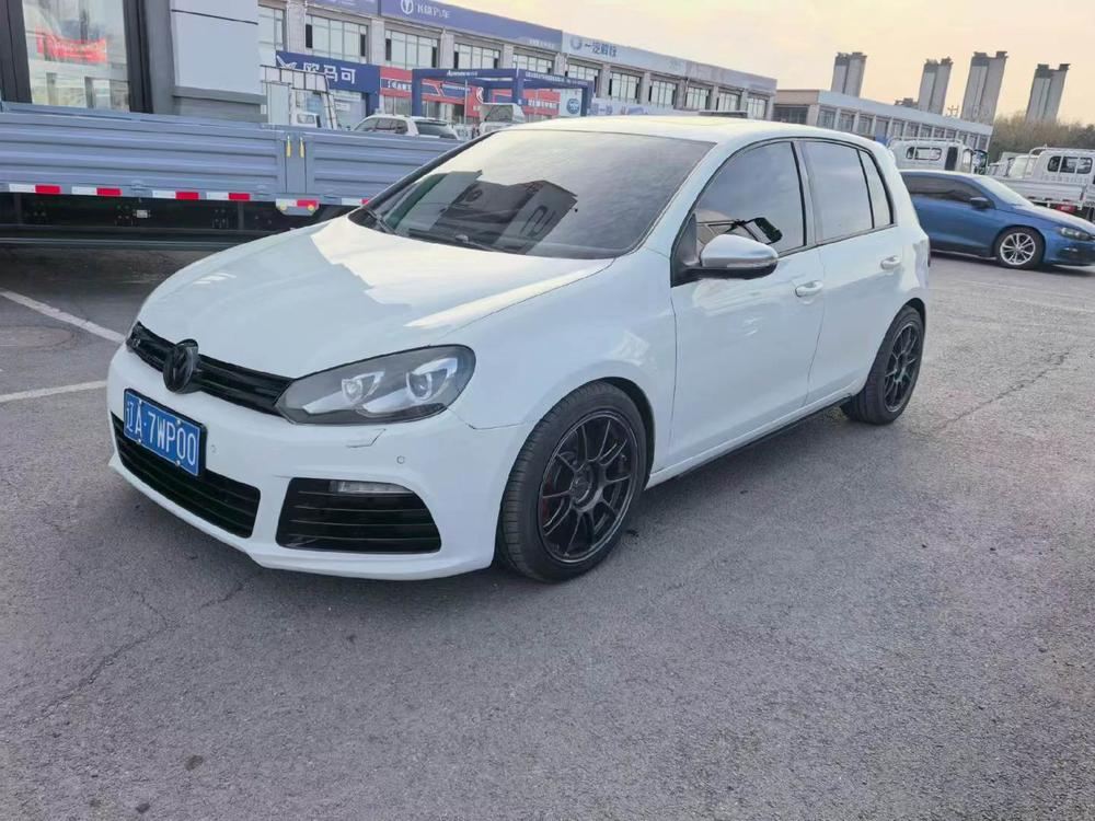 Volkswagen Golf GTI