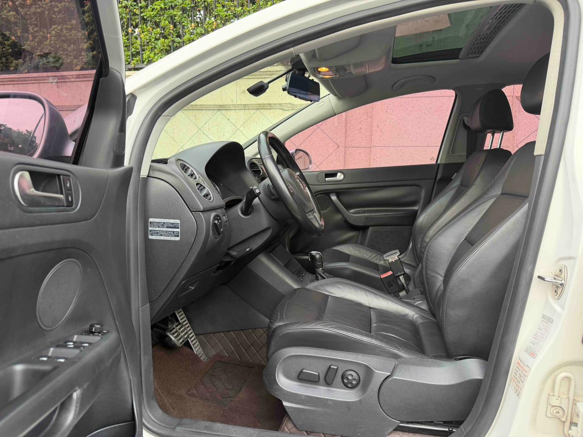 Volkswagen Golf (Import)