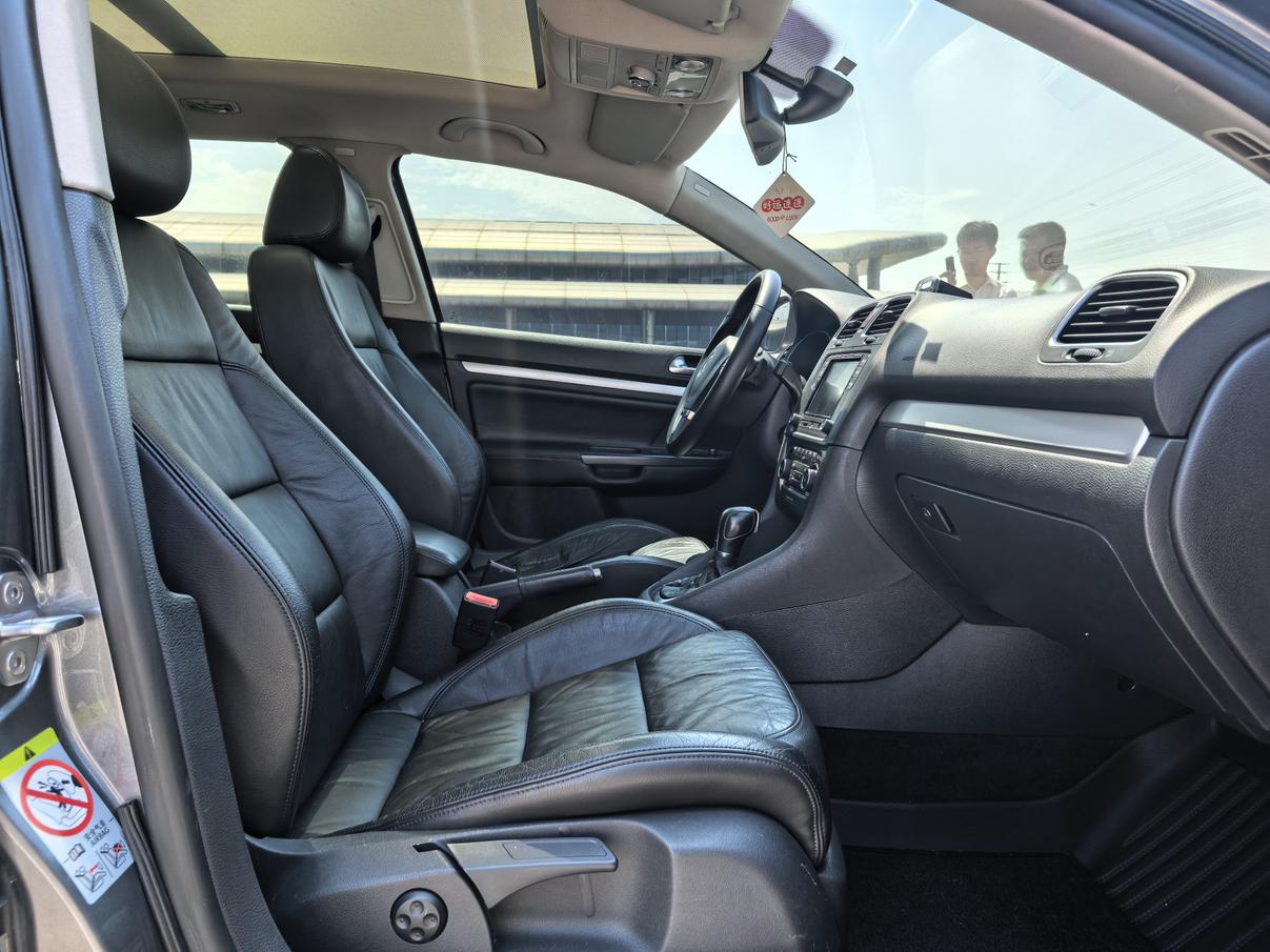 Volkswagen Golf (Import)