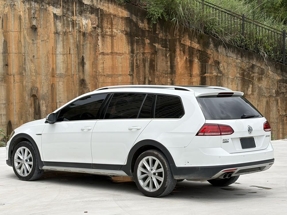 Volkswagen Golf (Import)