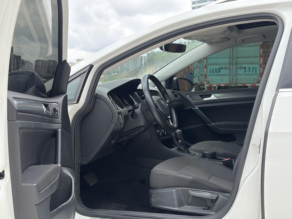Volkswagen Golf (Import)