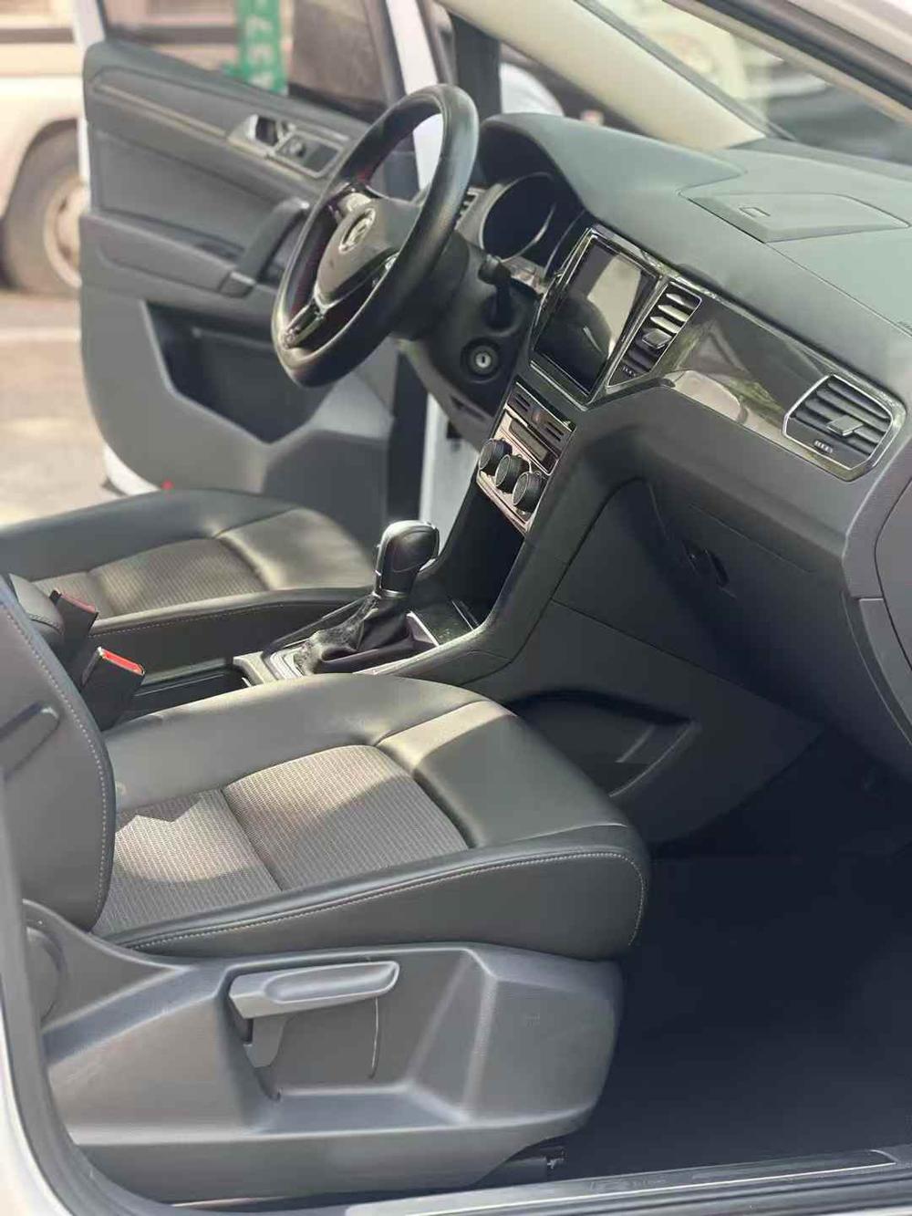 Volkswagen Golf Sportsvan