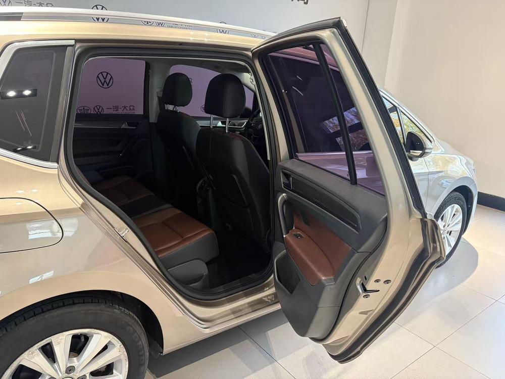 Volkswagen Golf Sportsvan