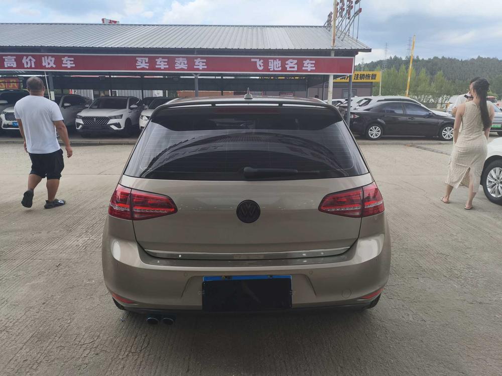 Volkswagen Golf
