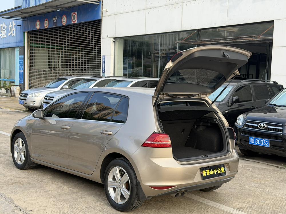 Volkswagen Golf