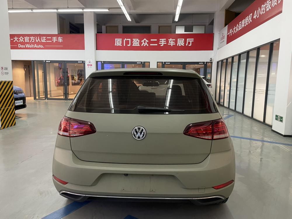 Volkswagen Golf
