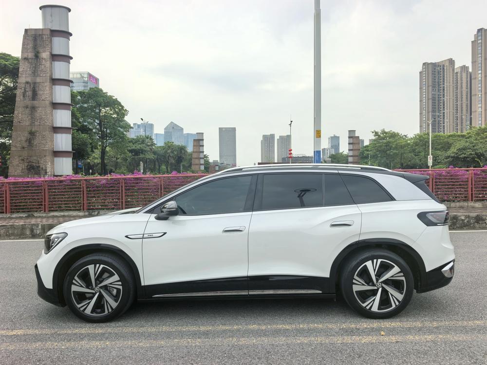 Volkswagen ID.6 CROZZ