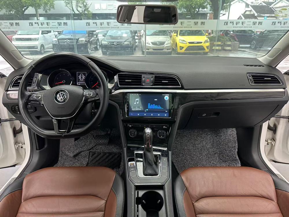 Volkswagen Lamando