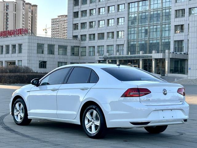 Volkswagen Lamando