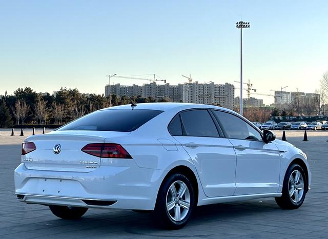 Volkswagen Lamando