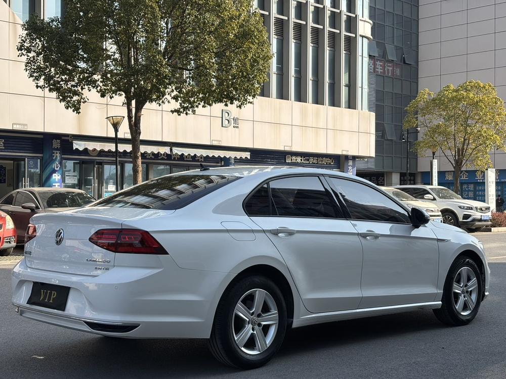 Volkswagen Lamando