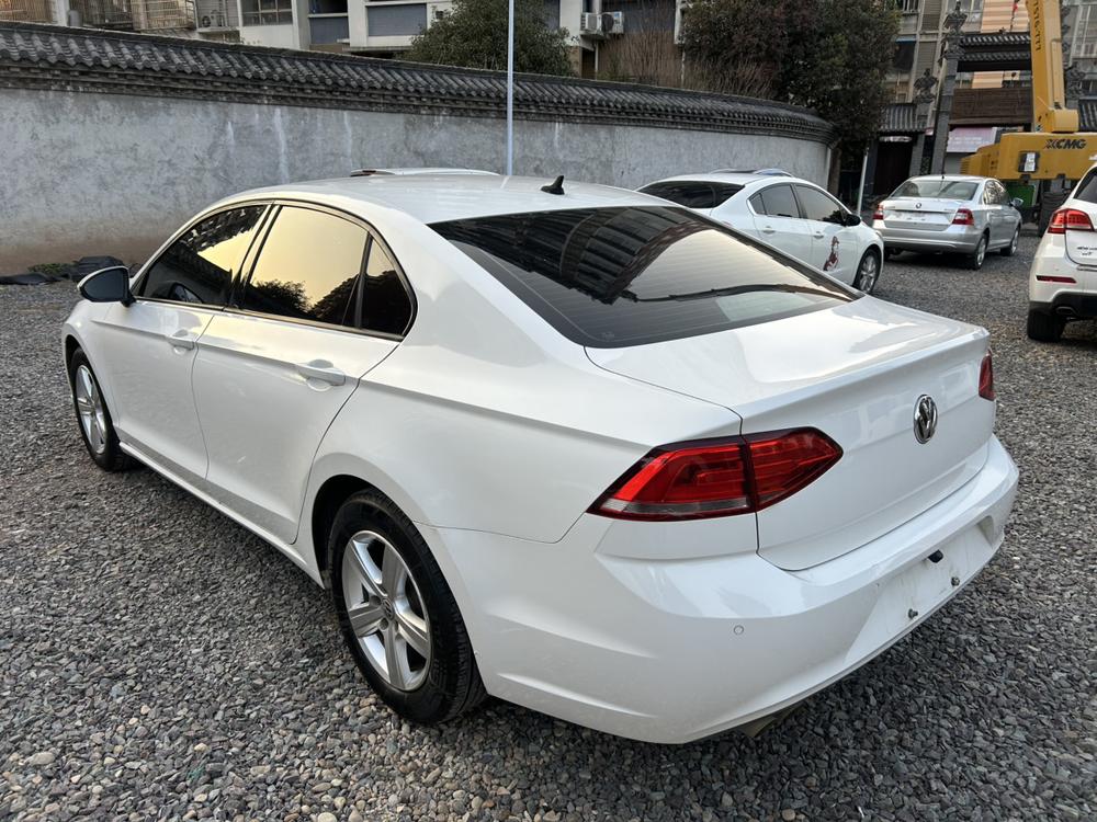 Volkswagen Lamando