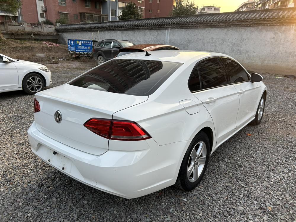 Volkswagen Lamando