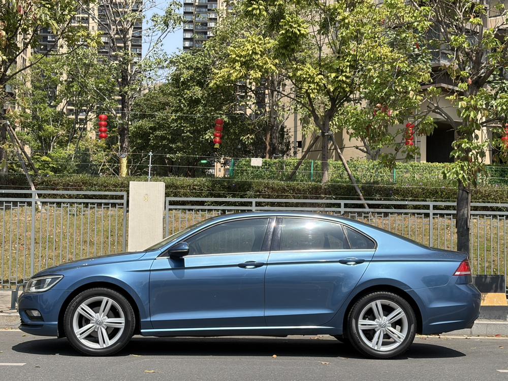 Volkswagen Lamando