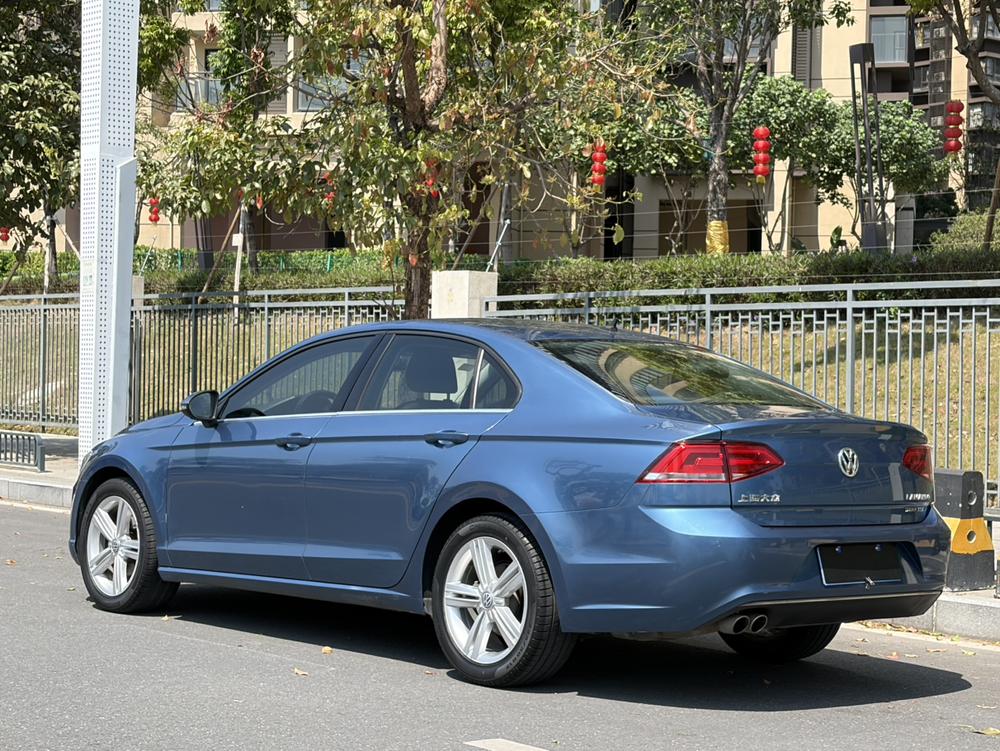 Volkswagen Lamando
