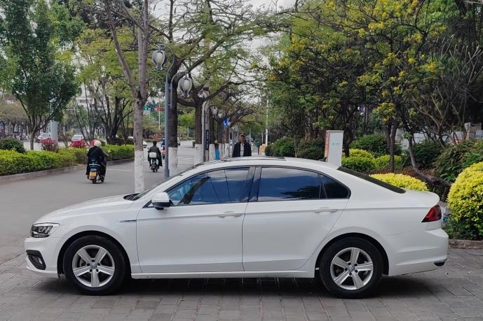 Volkswagen Lamando