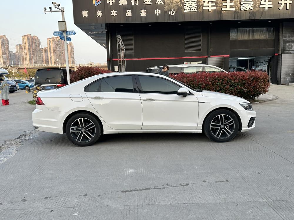 Volkswagen Lamando