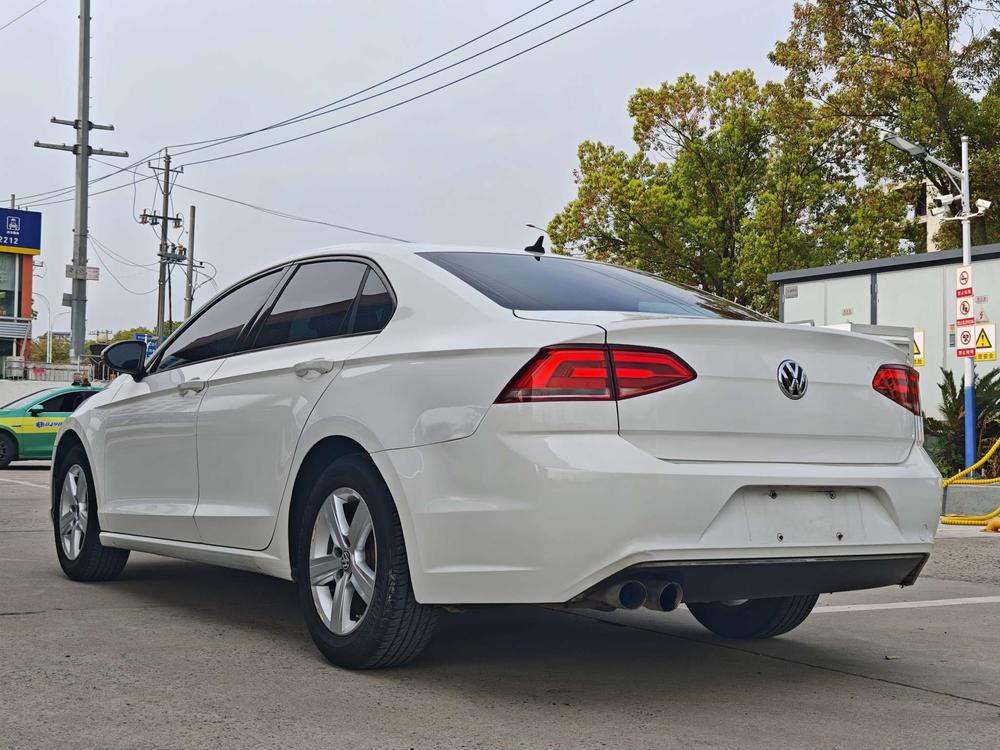 Volkswagen Lamando