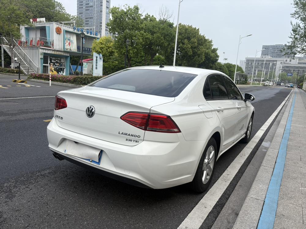 Volkswagen Lamando
