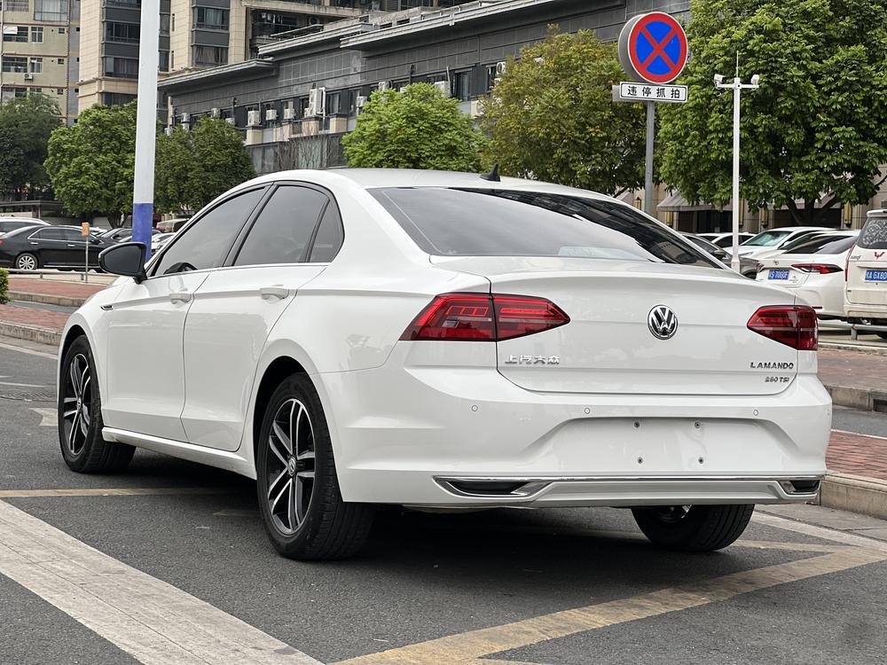 Volkswagen Lamando