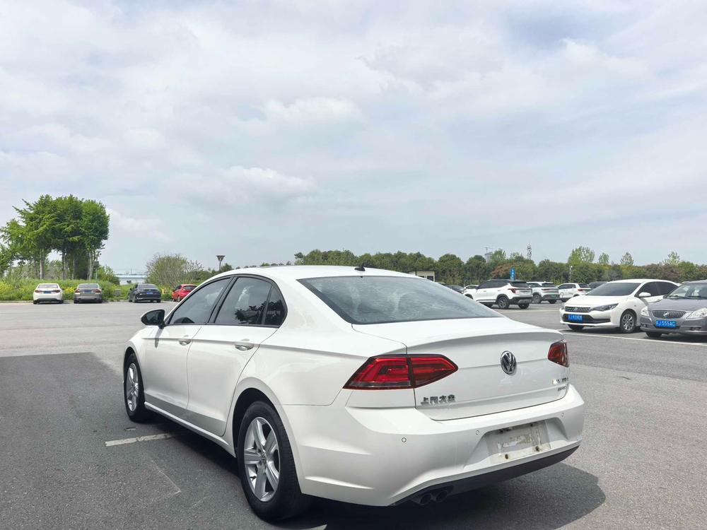 Volkswagen Lamando