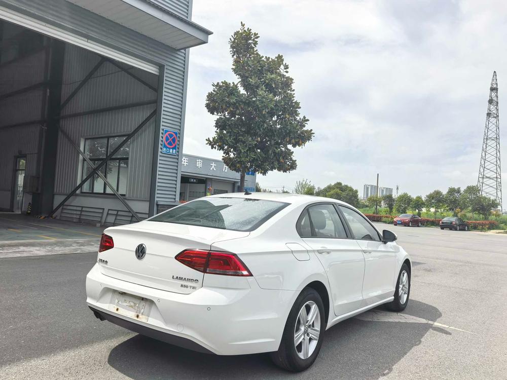 Volkswagen Lamando