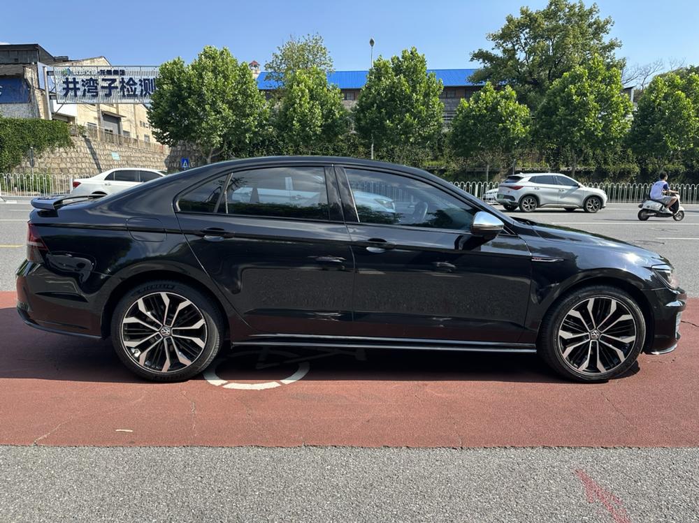 Volkswagen Lamando