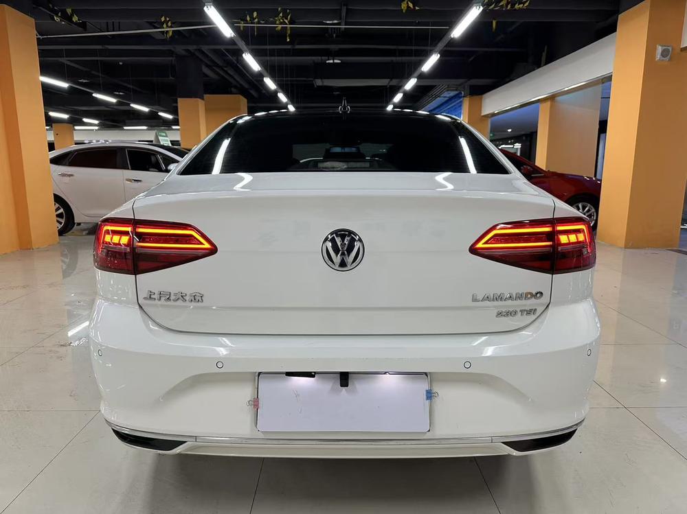 Volkswagen Lamando