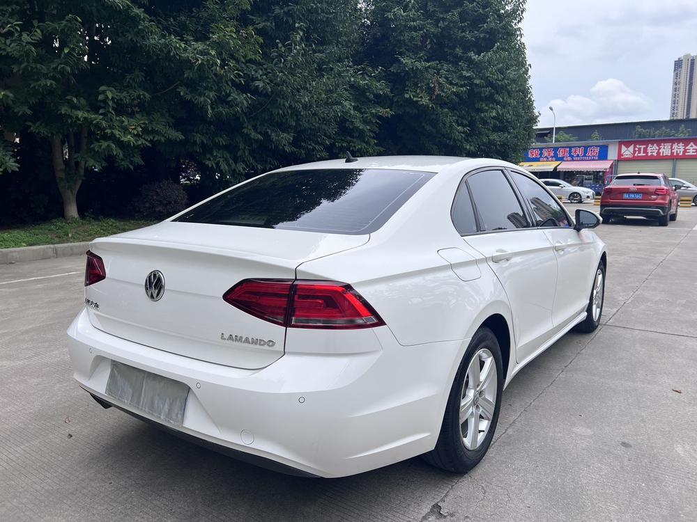 Volkswagen Lamando