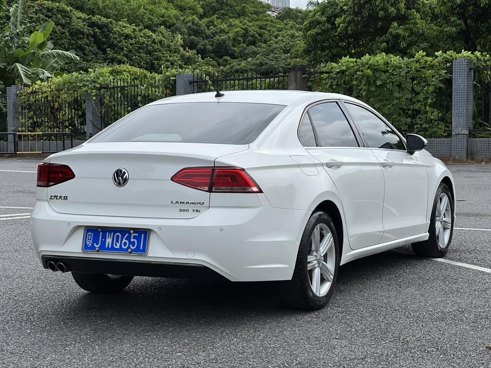 Volkswagen Lamando