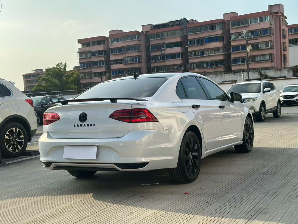 Volkswagen Lamando