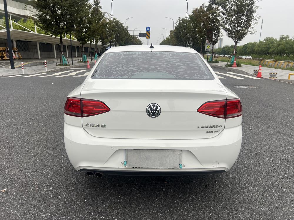 Volkswagen Lamando