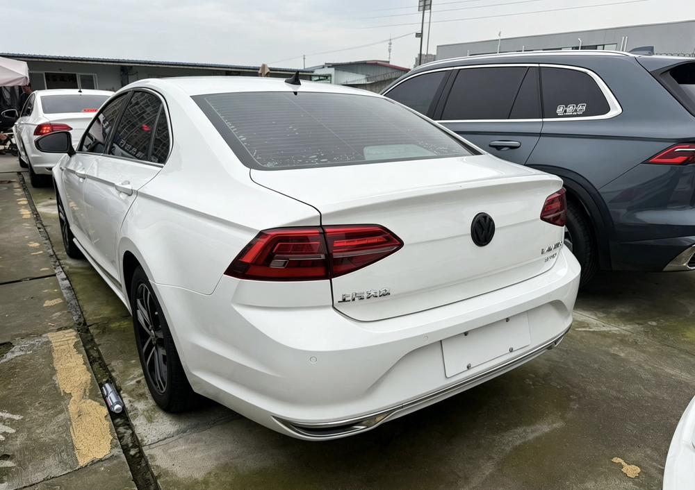 Volkswagen Lamando