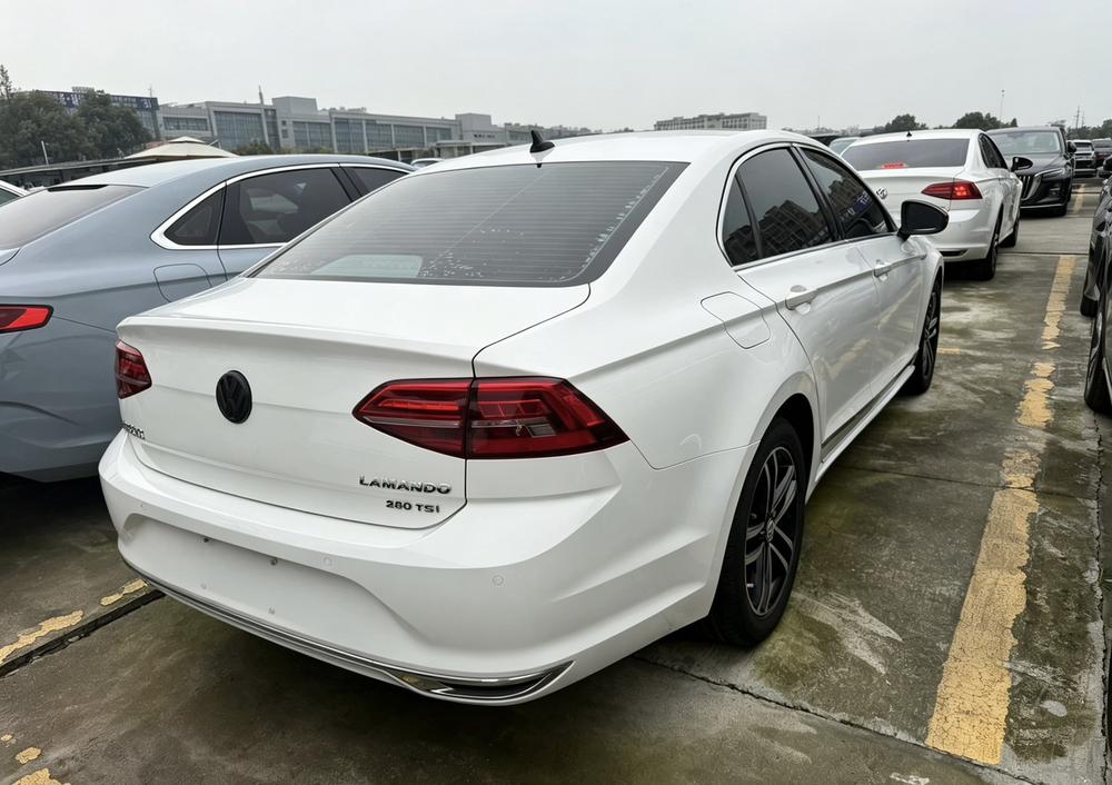 Volkswagen Lamando