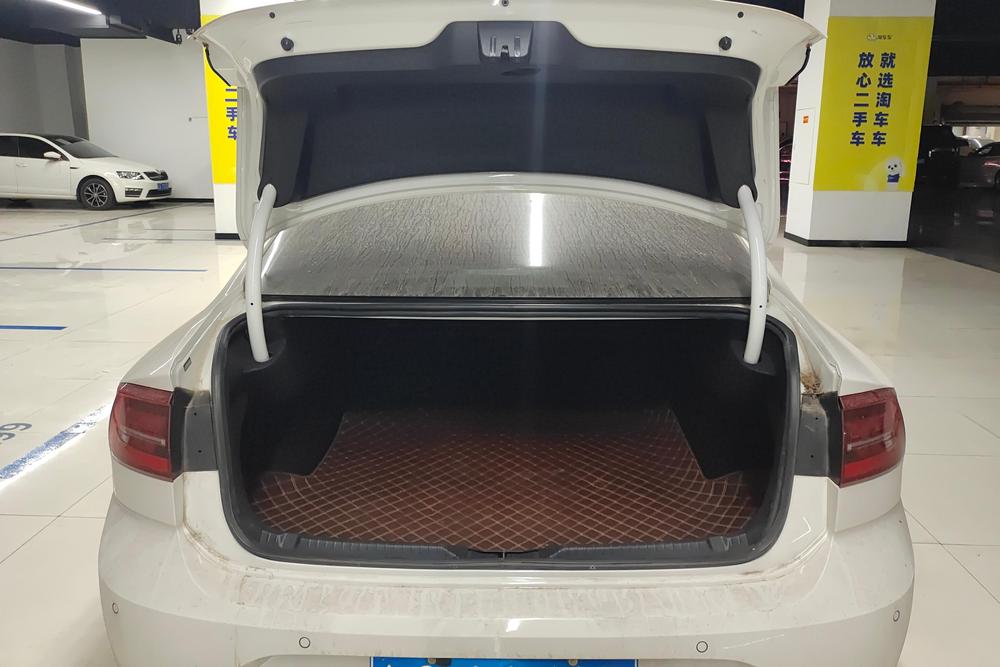 Volkswagen Lamando