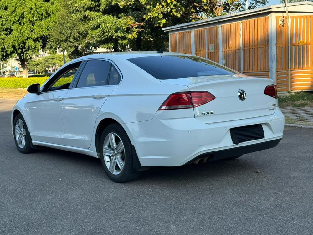Volkswagen Lamando