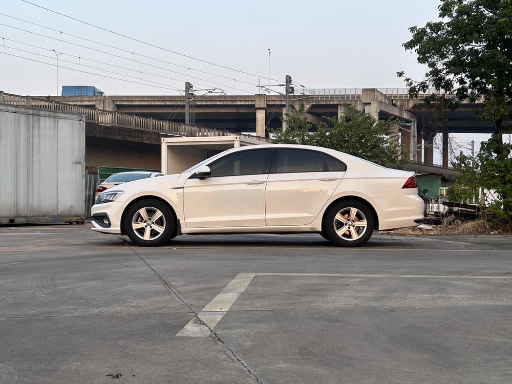 Volkswagen Lamando
