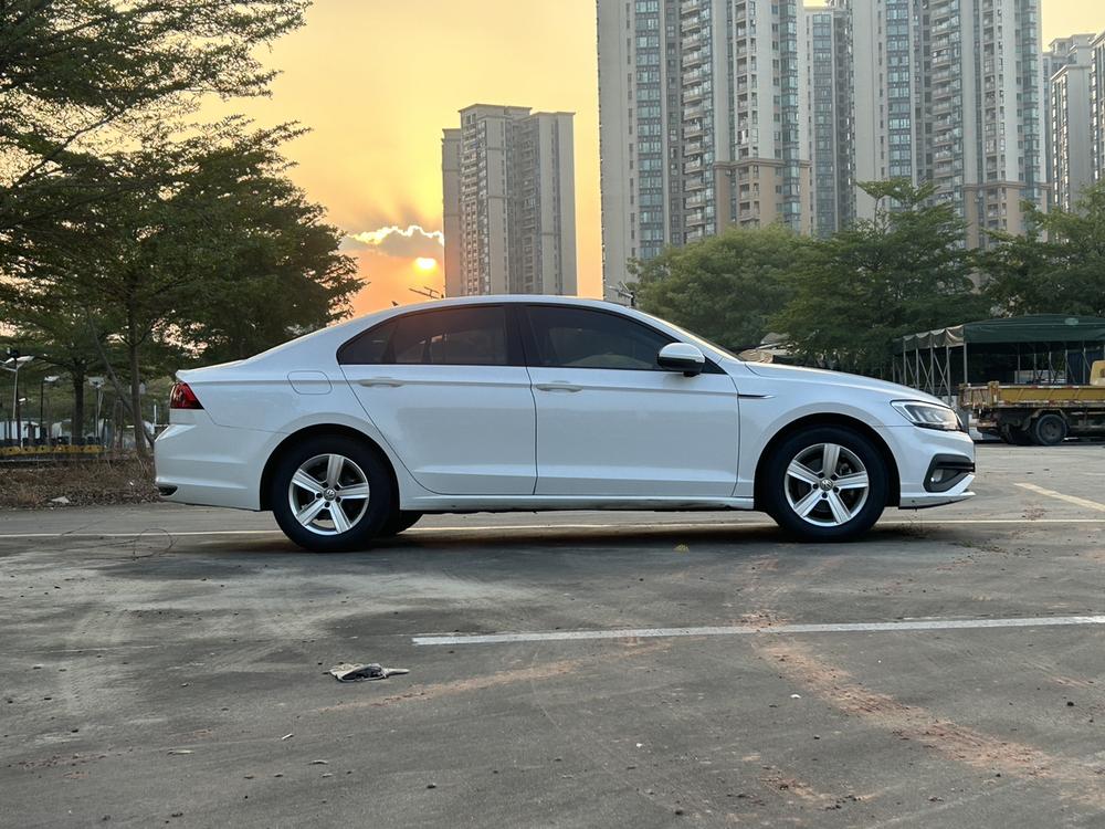 Volkswagen Lamando