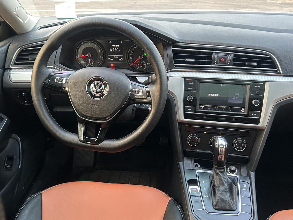 Volkswagen Lamando