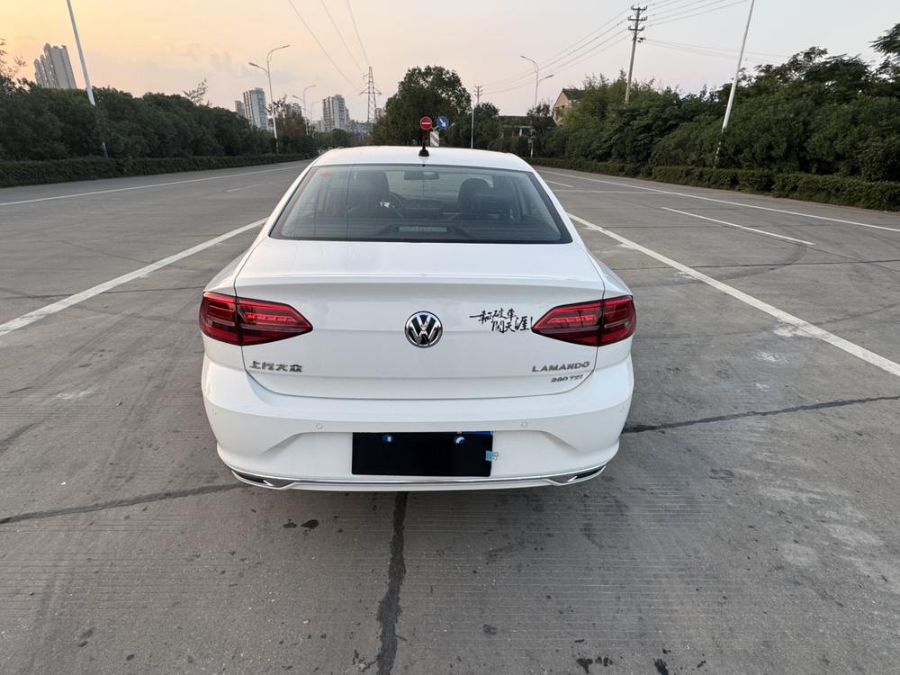 Volkswagen Lamando