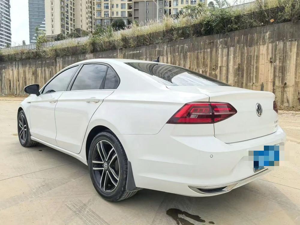 Volkswagen Lamando
