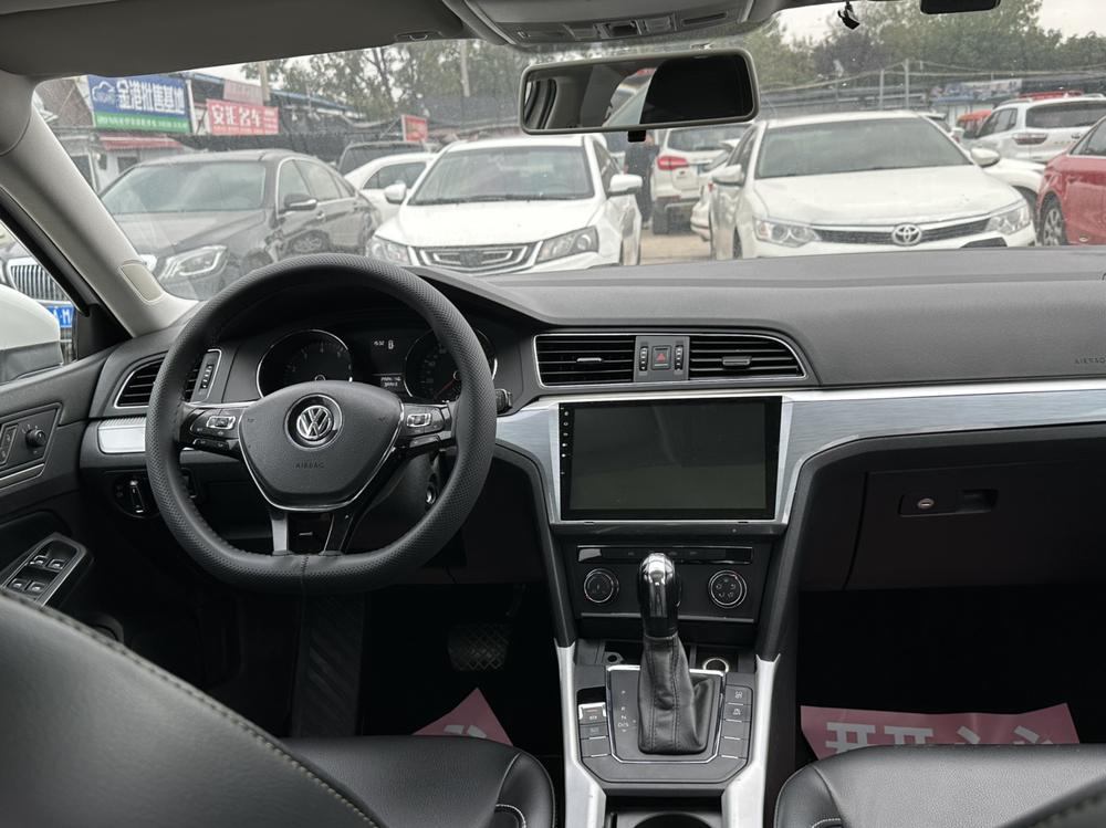 Volkswagen Lamando