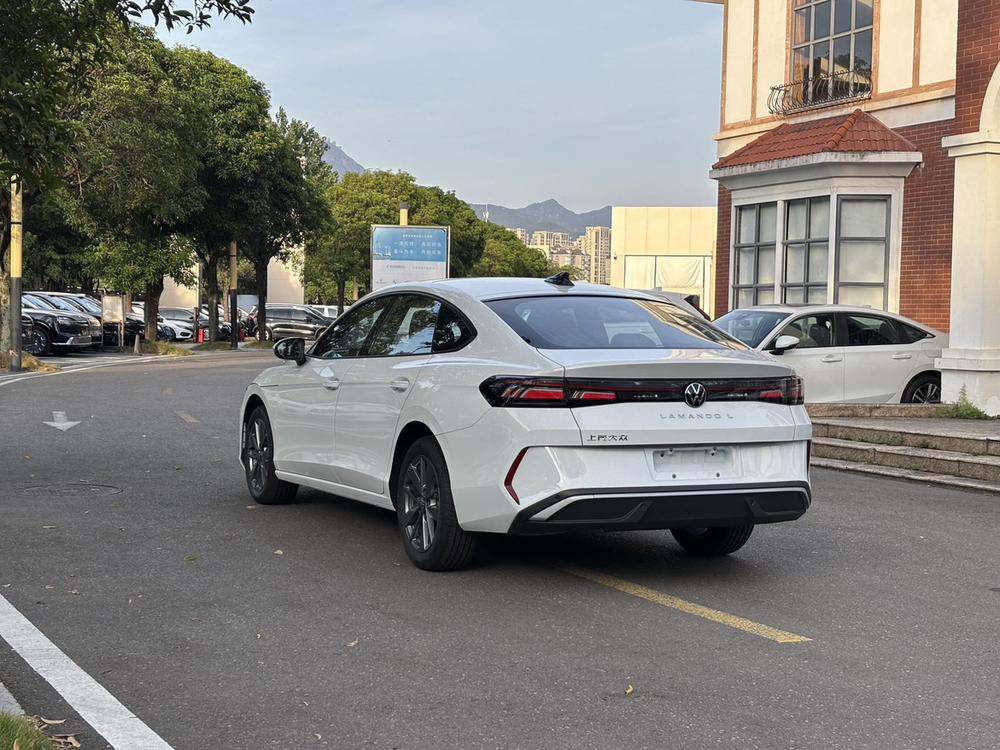 Volkswagen Lamando