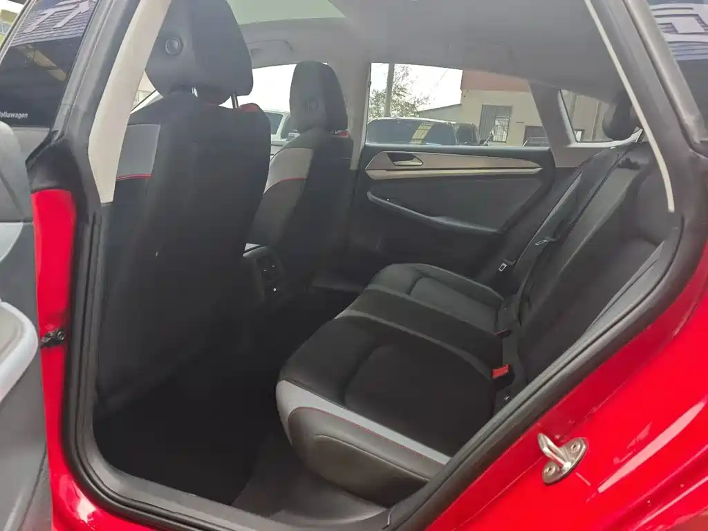 Volkswagen Lamando